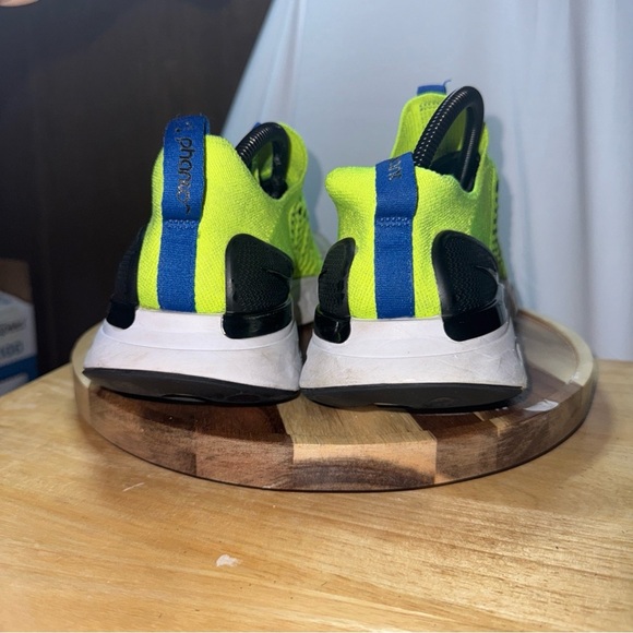 Nike React Phantom Run FK Flyknit 2 Volt Green  DM7603-700 Men's Size 11.5 - Picture 5 of 8